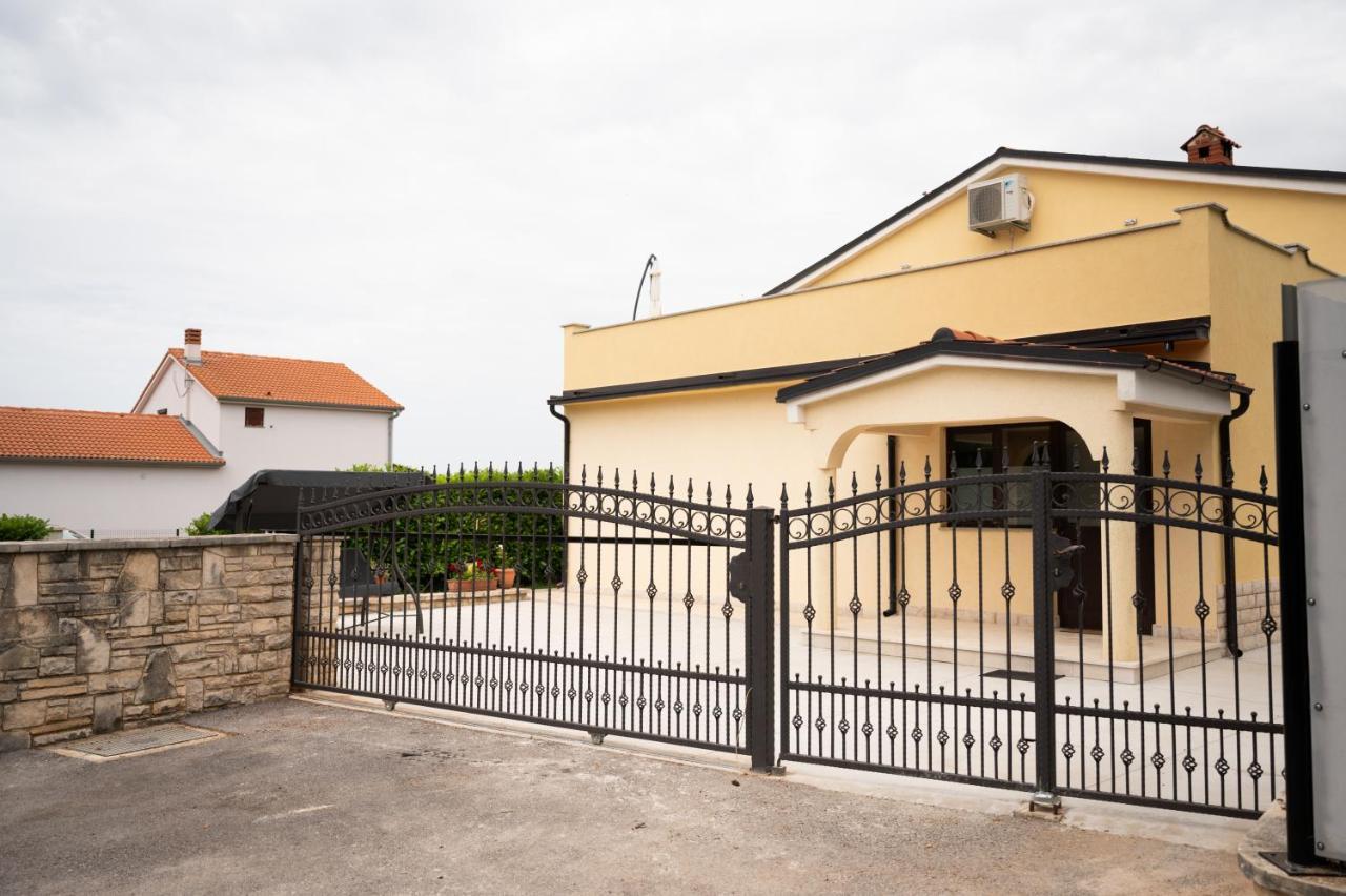 Apartmant Green Treasure Marcana Exterior photo